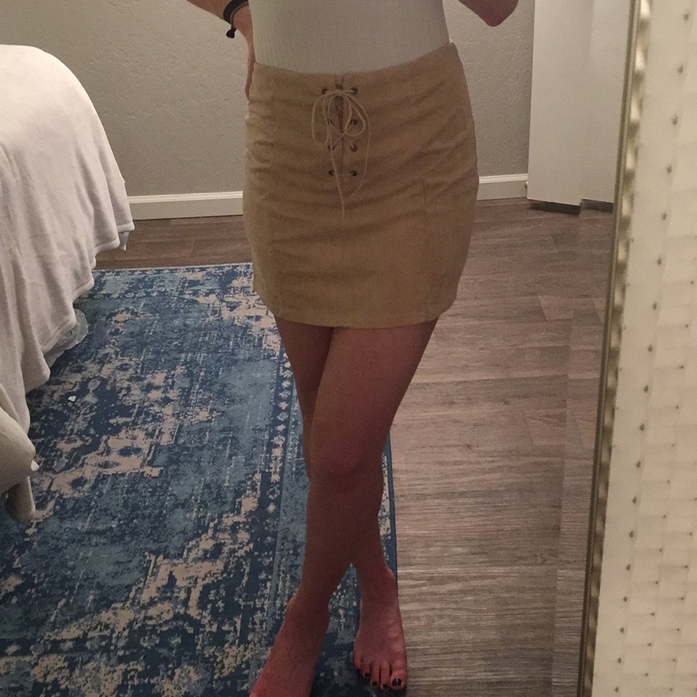 Forever 21 faux suede skirt size medium